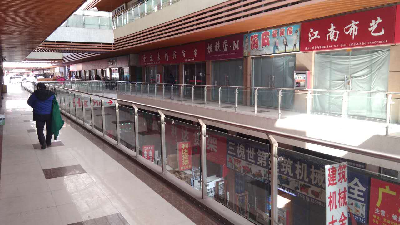 阳台不锈钢玻璃栏杆常用的款式有哪些？